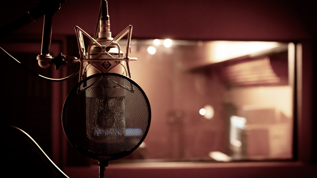 What Are the Different Types of Microphones Used in Recording Studios